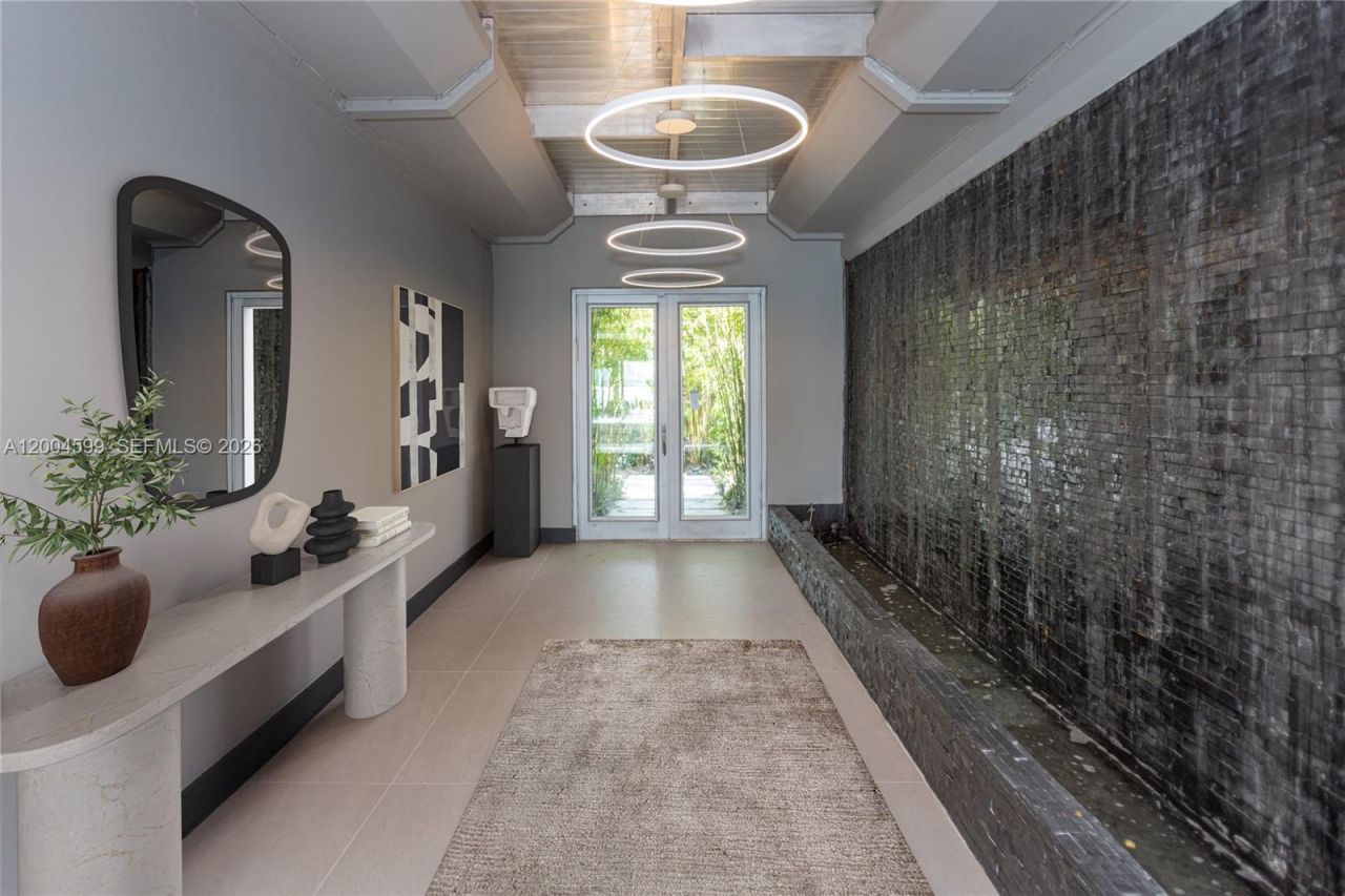 2440 N Shore Ter, Miami Beach, FL 33141 Photo