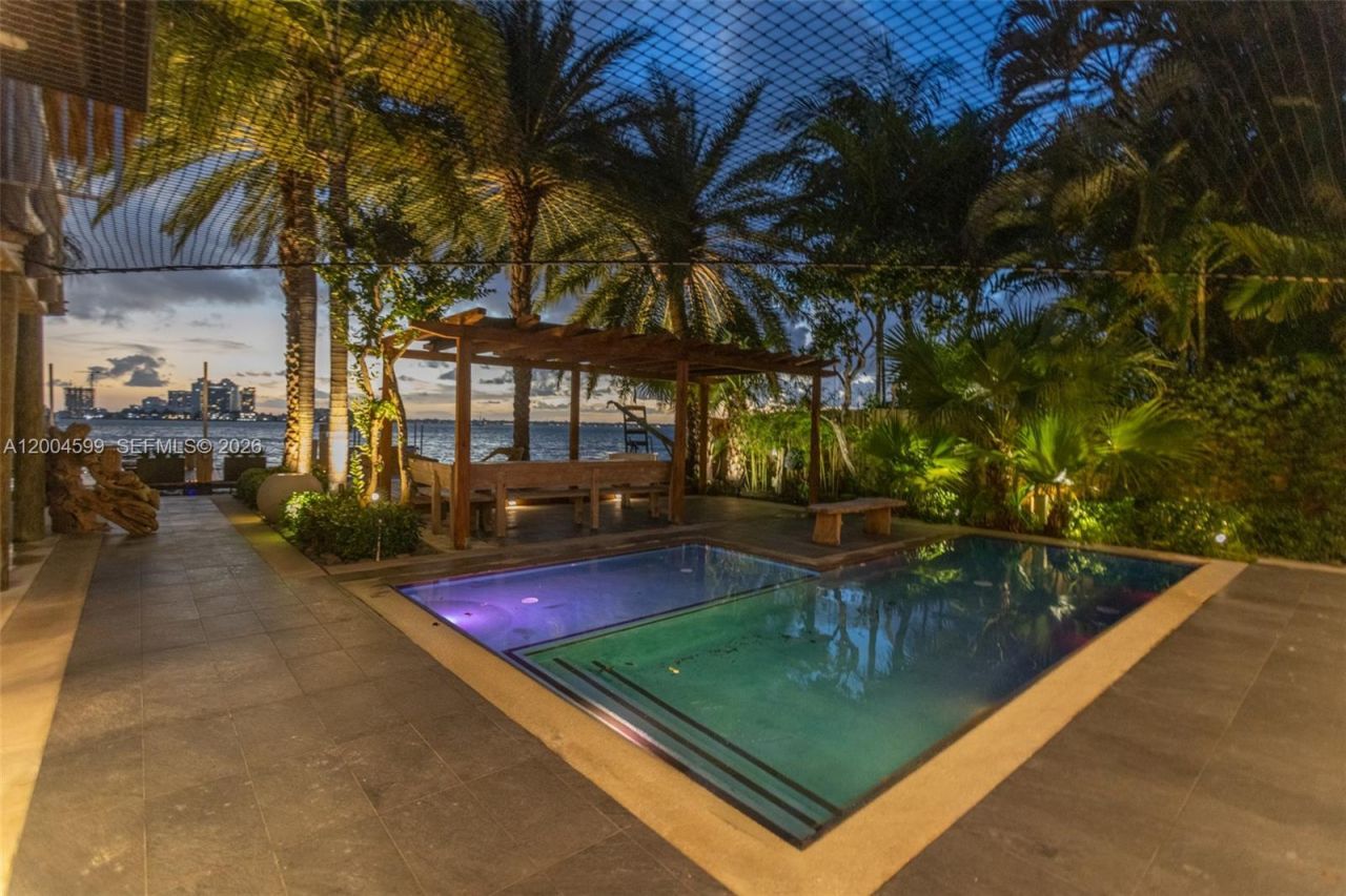 2440 N Shore Ter, Miami Beach, FL 33141 Photo