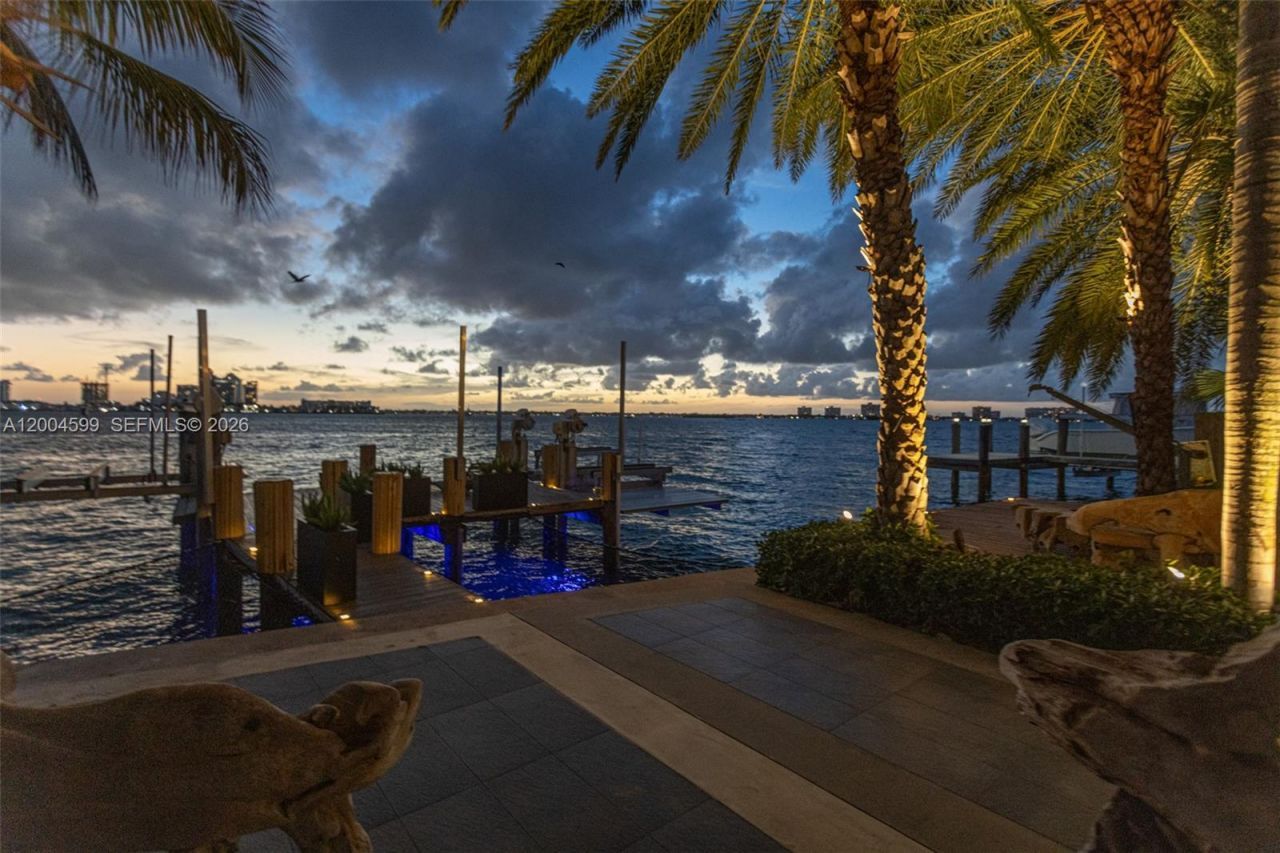 2440 N Shore Ter, Miami Beach, FL 33141 Photo