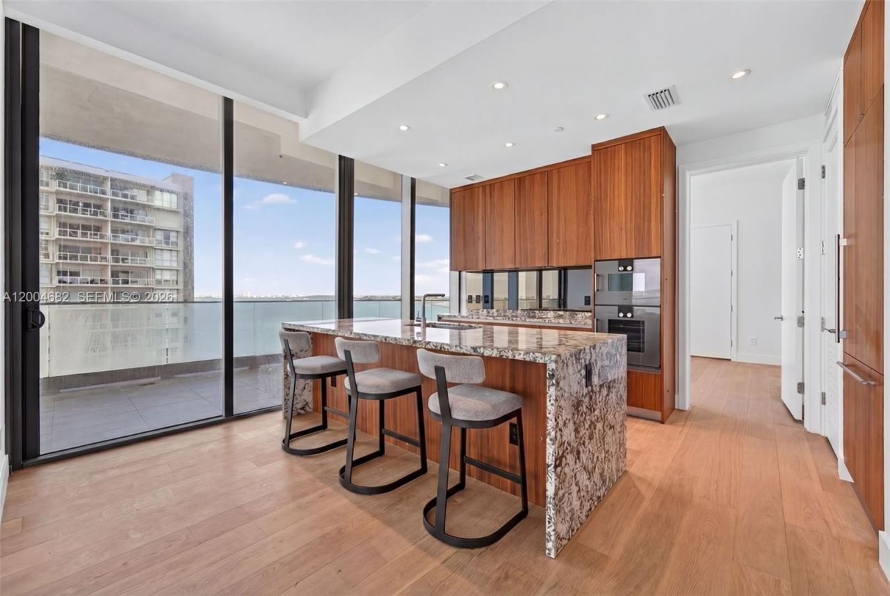 175 SE 25th Rd, Unit 1404, Miami, FL 33129 Photo