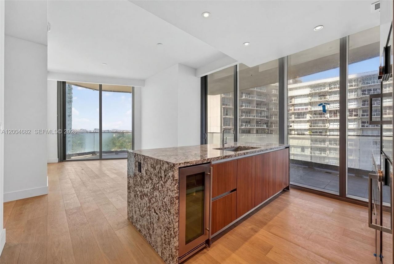 175 SE 25th Rd, Unit 1404, Miami, FL 33129 Photo