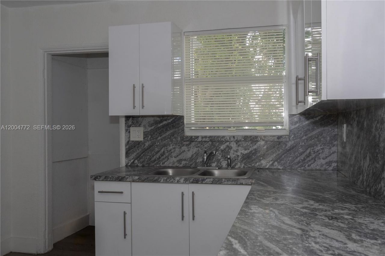 3376 NW 49th St , Miami, FL 33142 Photo