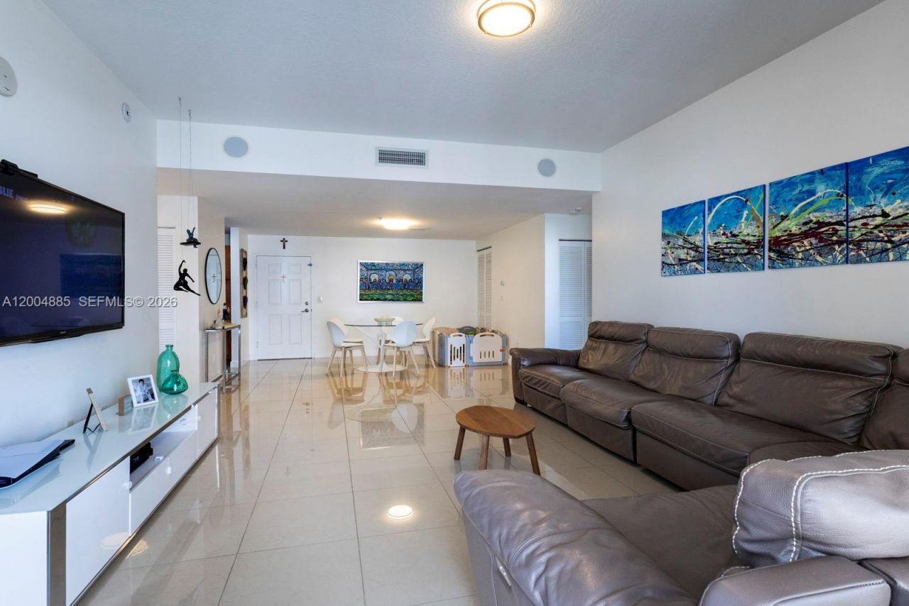 8390 SW 72nd Ave, Unit 423, Miami, FL 33143 Photo