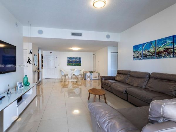 8390 SW 72nd Ave, Unit 423, Miami, FL 33143