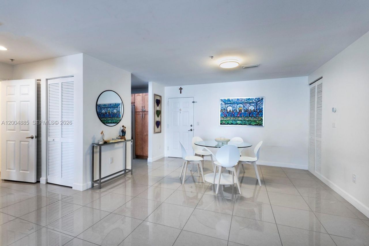 8390 SW 72nd Ave, Unit 423, Miami, FL 33143 Photo