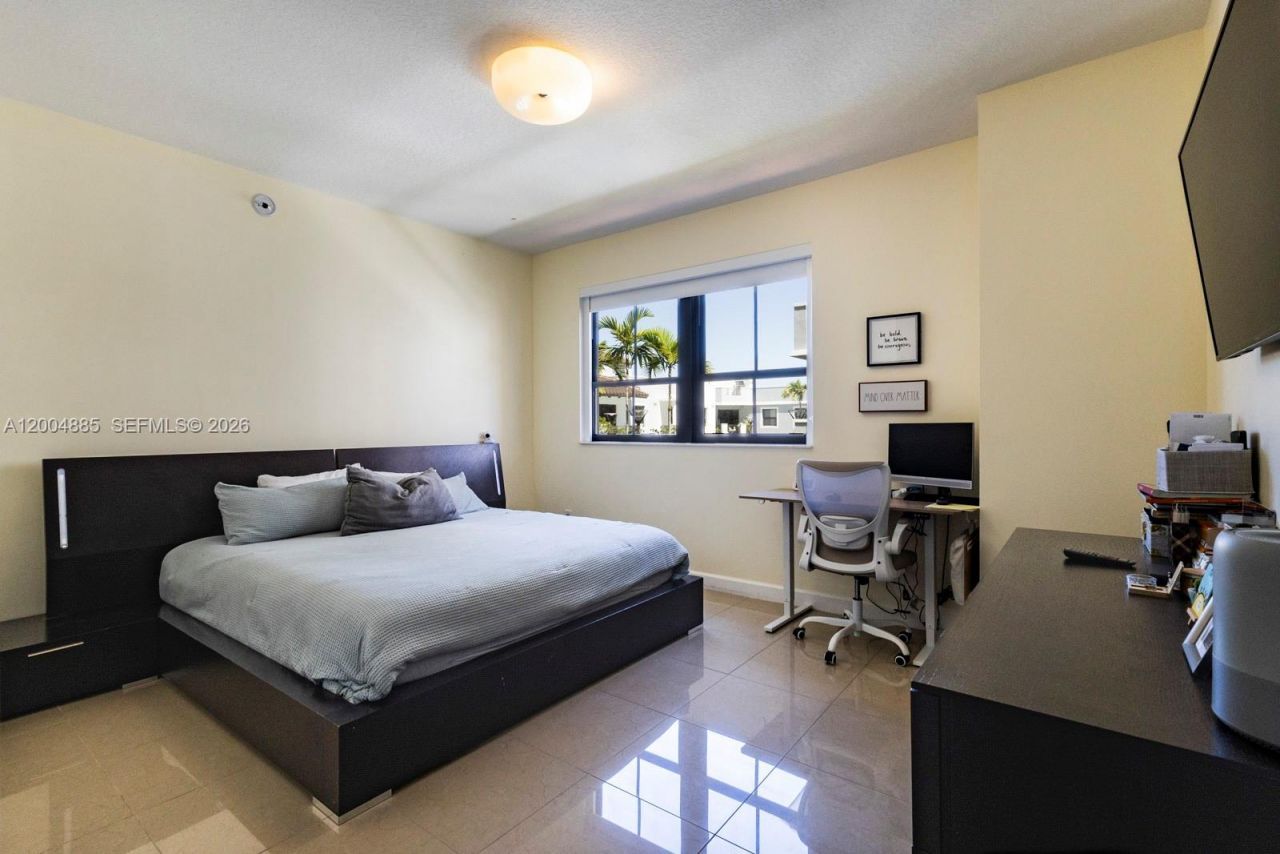 8390 SW 72nd Ave, Unit 423, Miami, FL 33143 Photo