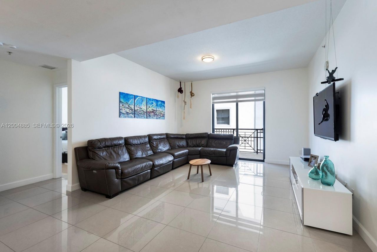8390 SW 72nd Ave, Unit 423, Miami, FL 33143 Photo