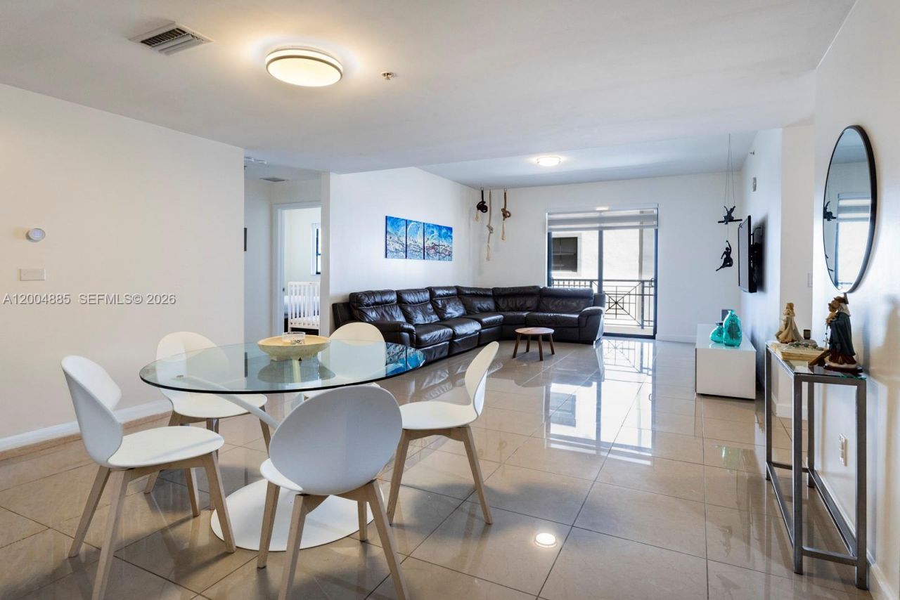 8390 SW 72nd Ave, Unit 423, Miami, FL 33143 Photo