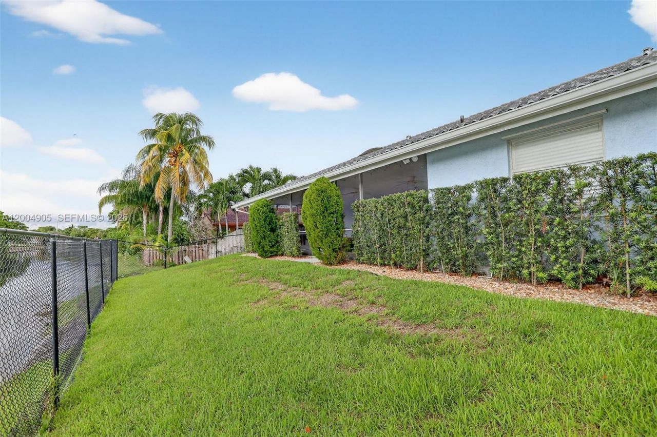 7891 NW 90th Ave , Tamarac, FL 33321 Photo