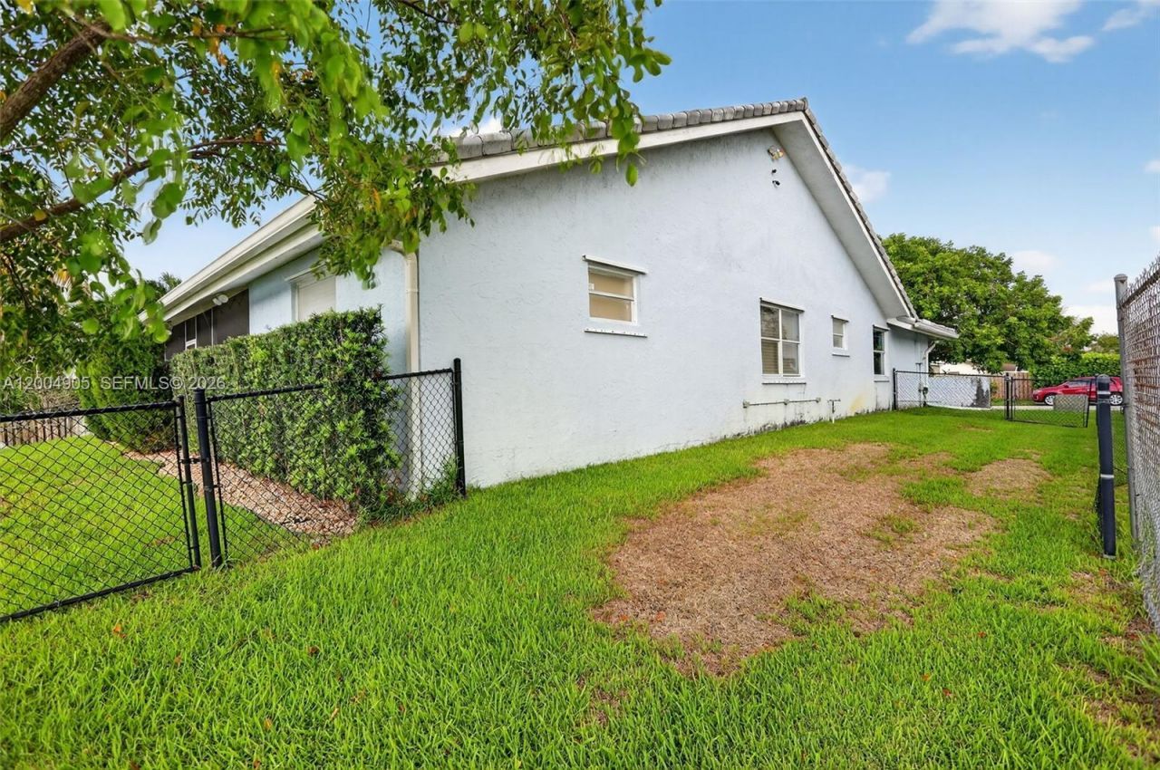 7891 NW 90th Ave , Tamarac, FL 33321 Photo