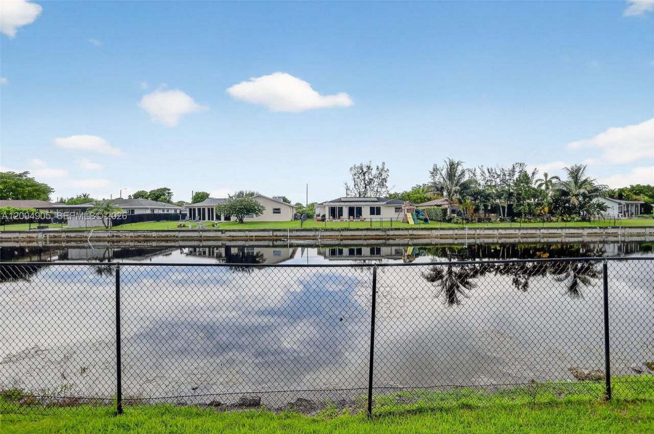 7891 NW 90th Ave , Tamarac, FL 33321 Photo