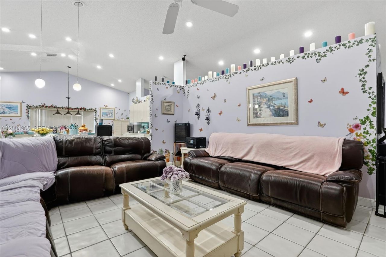 7891 NW 90th Ave , Tamarac, FL 33321 Photo