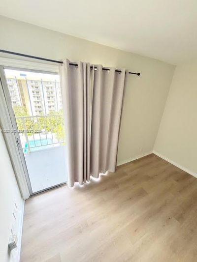 4550 NW 9th St, Unit 803E, Miami, FL 33126 Photo