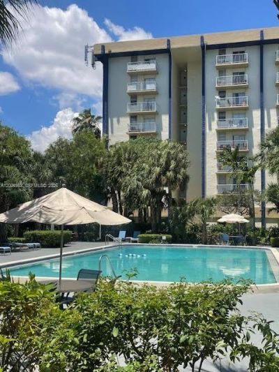 4550 NW 9th St, Unit 803E, Miami, FL 33126 Photo