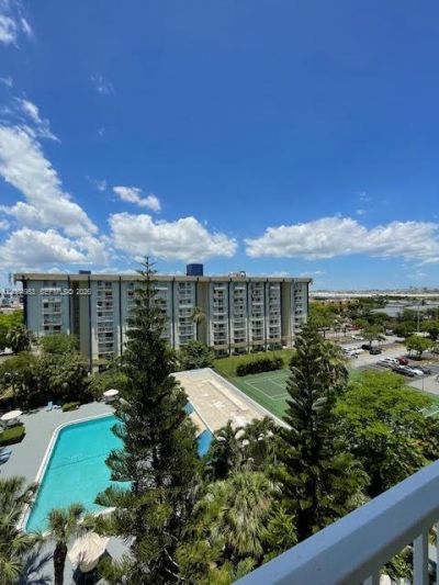 4550 NW 9th St, Unit 803E, Miami, FL 33126 Photo