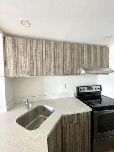 4550 NW 9th St, Unit 803E, Miami, FL 33126 Photo