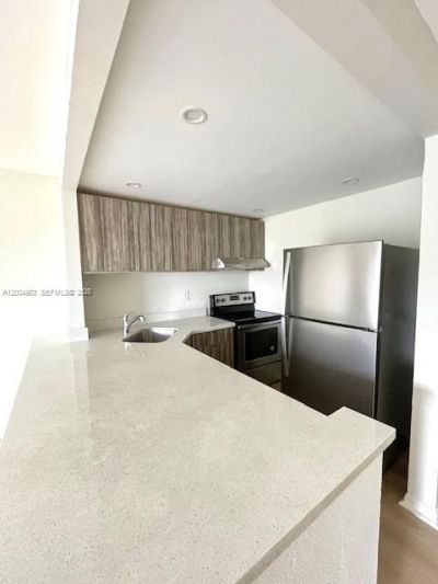 4550 NW 9th St, Unit 803E, Miami, FL 33126 Photo