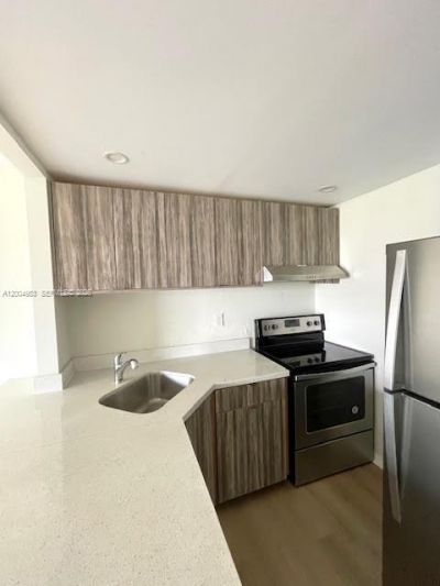 4550 NW 9th St, Unit 803E, Miami, FL 33126 Photo