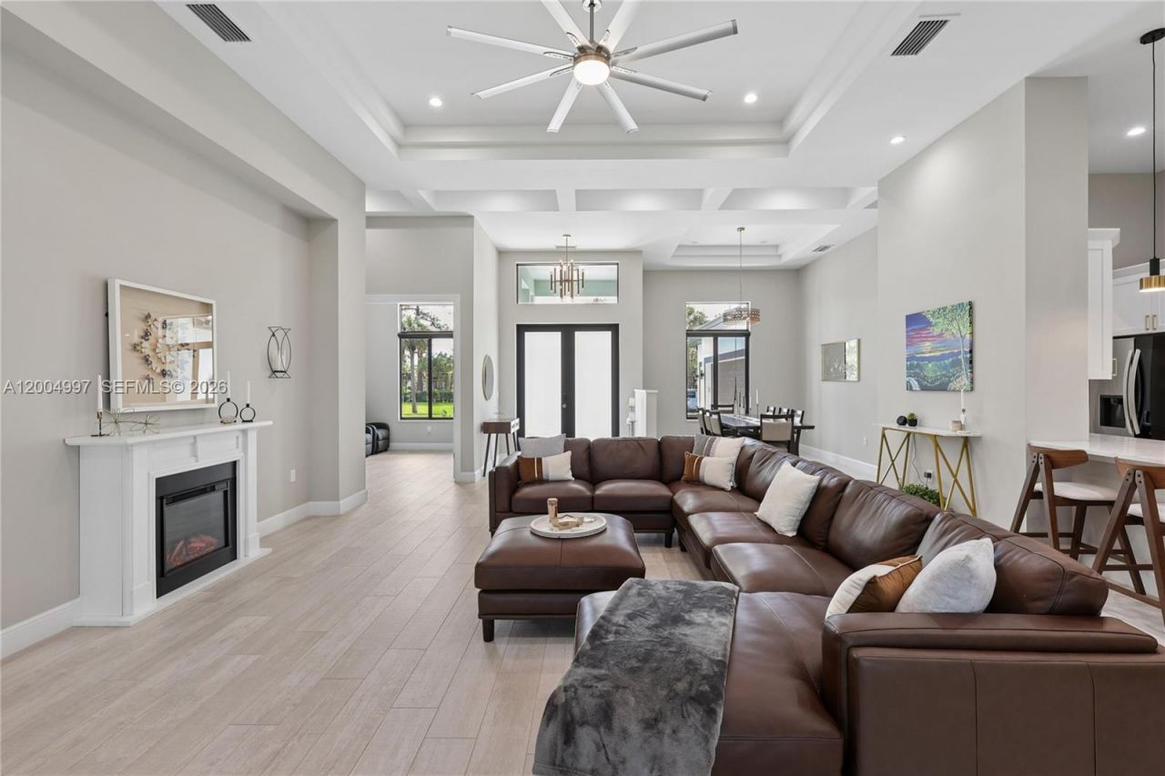 360 13th St Sw, Naples, FL 34117 Photo