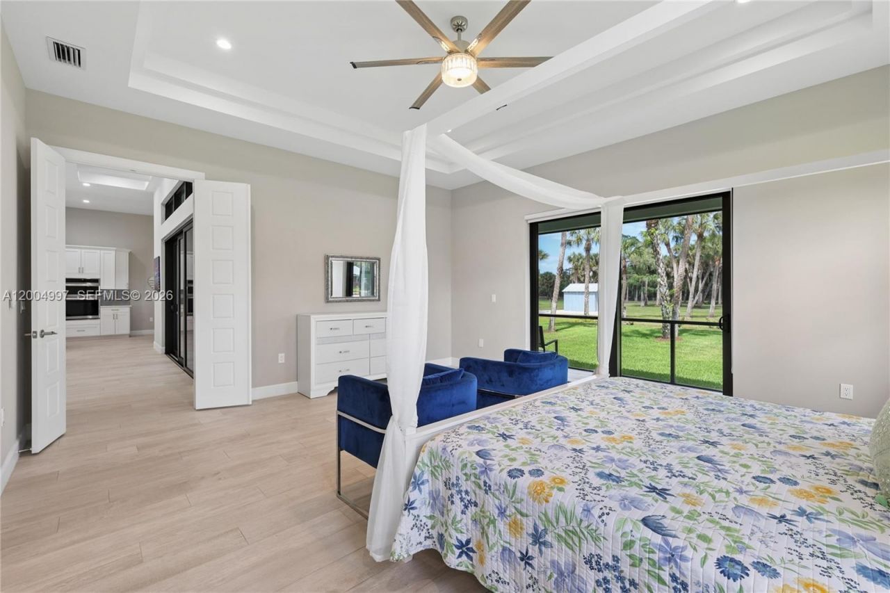 360 13th St Sw, Naples, FL 34117 Photo