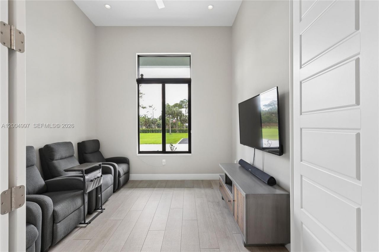 360 13th St Sw, Naples, FL 34117 Photo