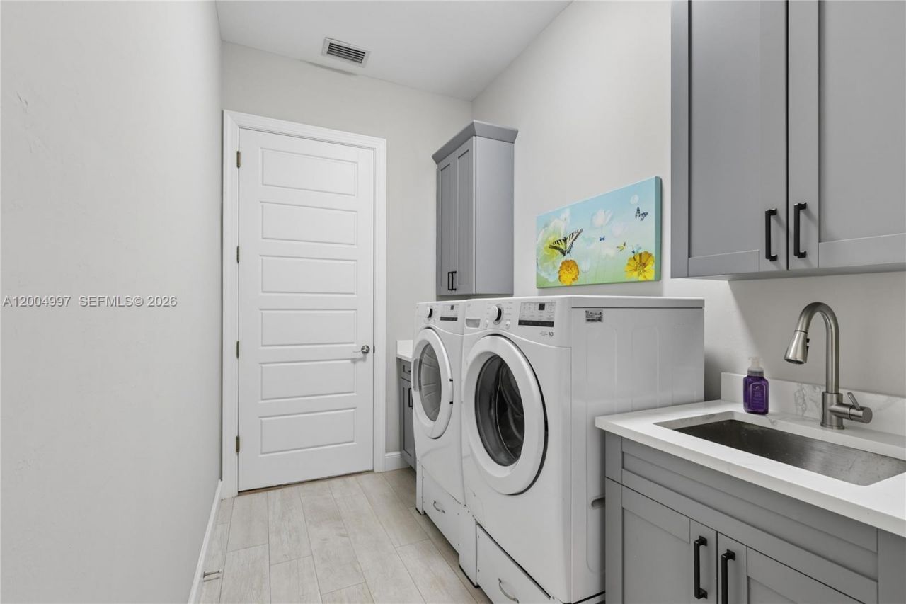 360 13th St Sw, Naples, FL 34117 Photo