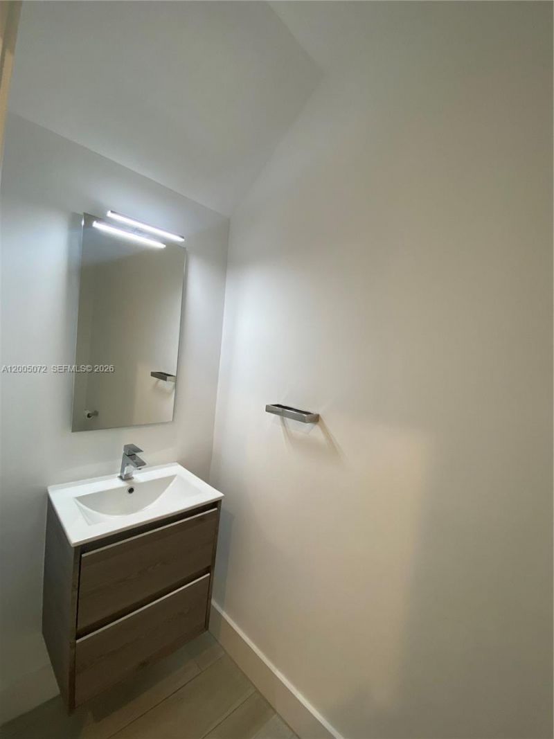 909 NW 45th Ter , Plantation, FL 33317 Photo