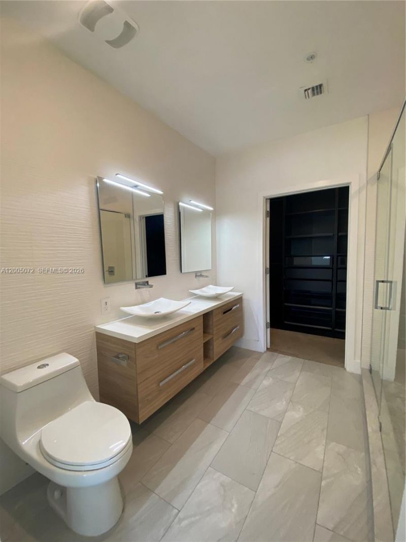 909 NW 45th Ter , Plantation, FL 33317 Photo
