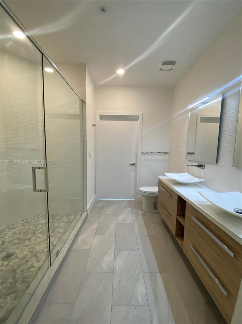 909 NW 45th Ter , Plantation, FL 33317 Photo
