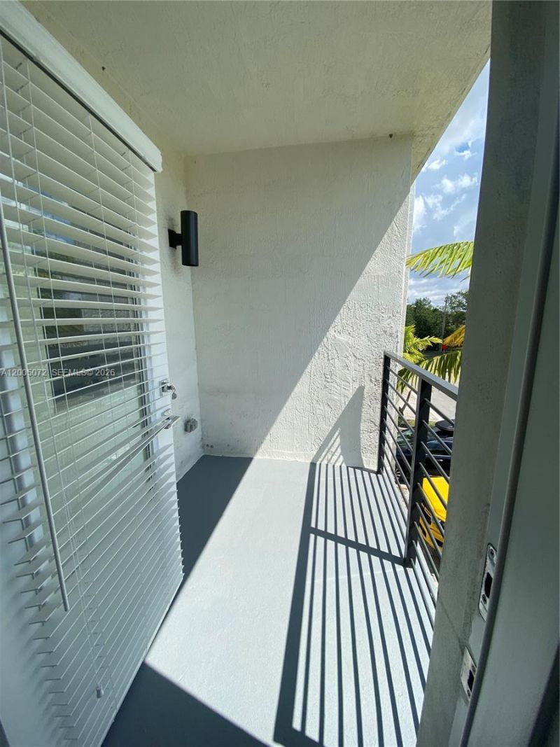 909 NW 45th Ter , Plantation, FL 33317 Photo