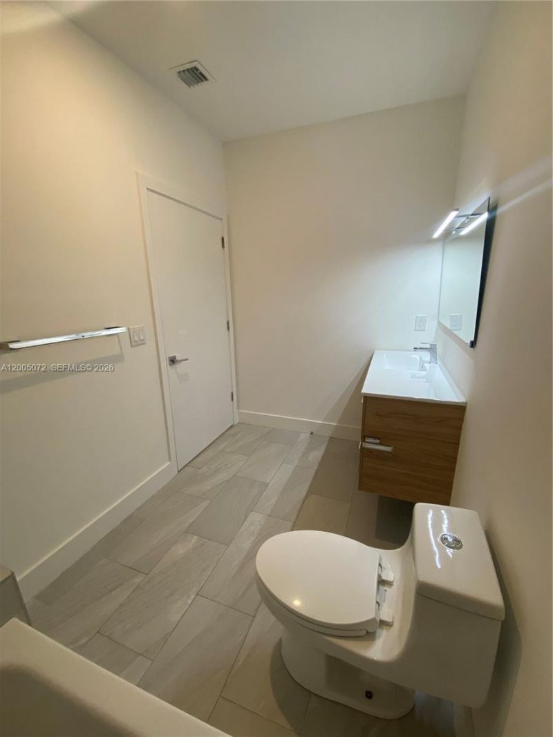 909 NW 45th Ter , Plantation, FL 33317 Photo