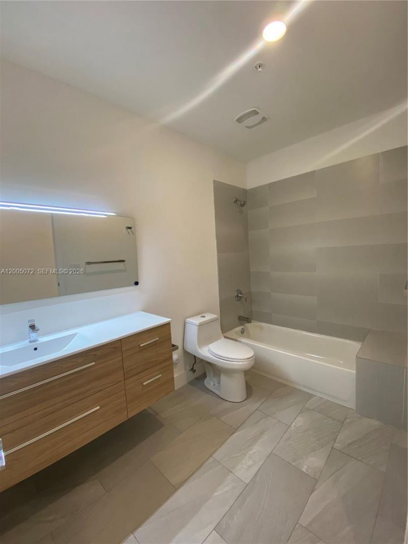 909 NW 45th Ter , Plantation, FL 33317 Photo