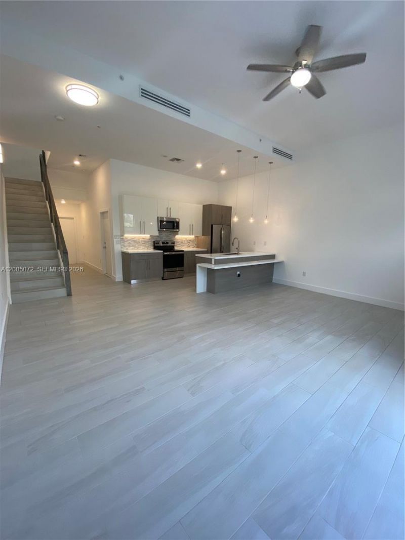 909 NW 45th Ter , Plantation, FL 33317 Photo