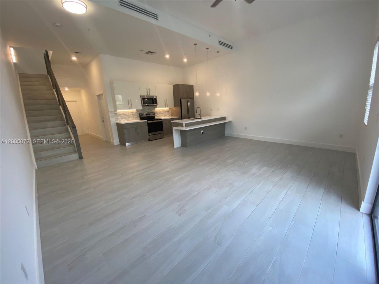 909 NW 45th Ter , Plantation, FL 33317 Photo