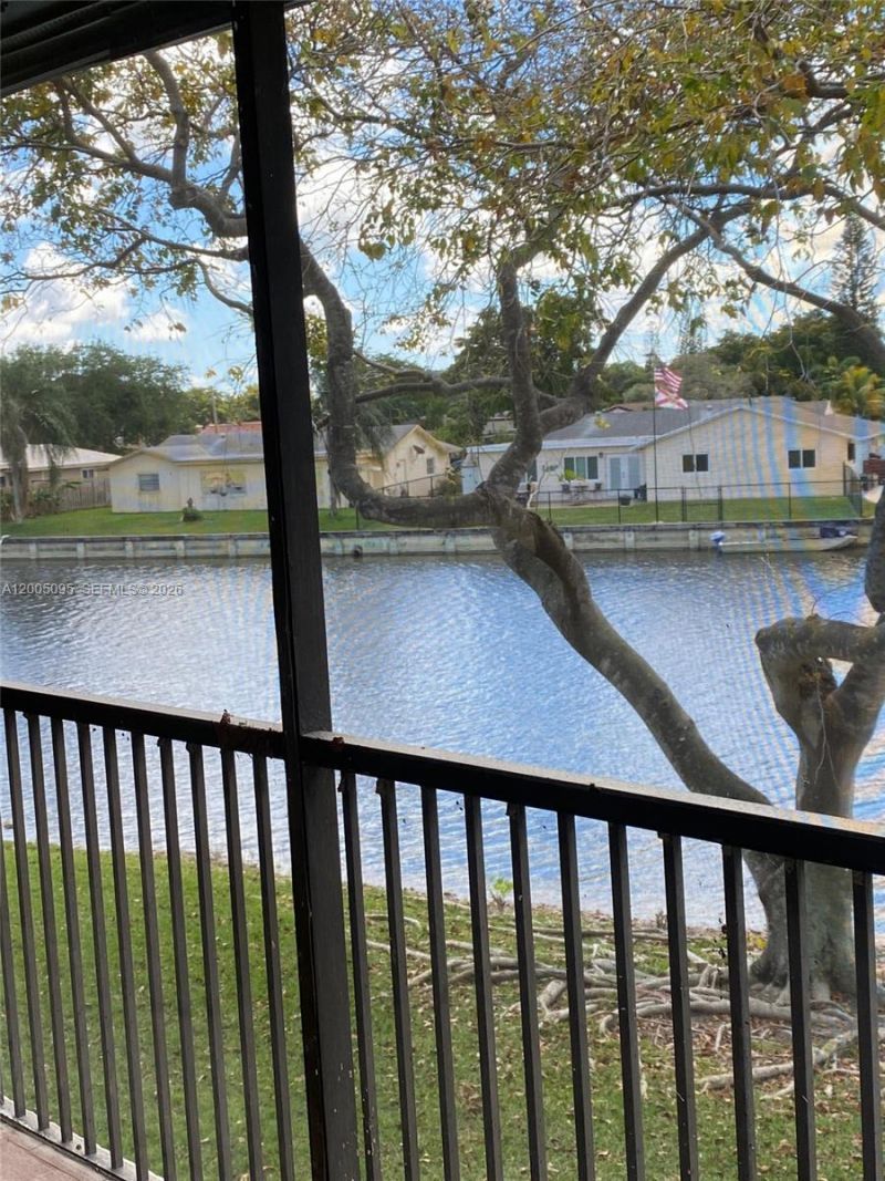 9920 NW 68th Pl, Unit 202, Tamarac, FL 33321 Photo