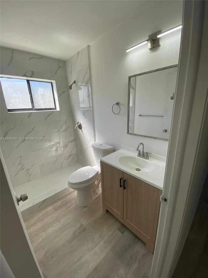 9920 NW 68th Pl, Unit 202, Tamarac, FL 33321 Photo