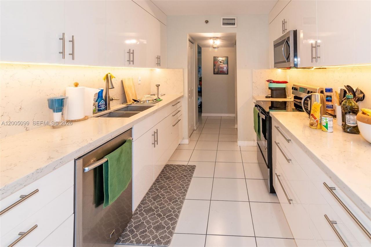 9341 Collins Ave, Unit 907, Surfside, FL 33154 Photo