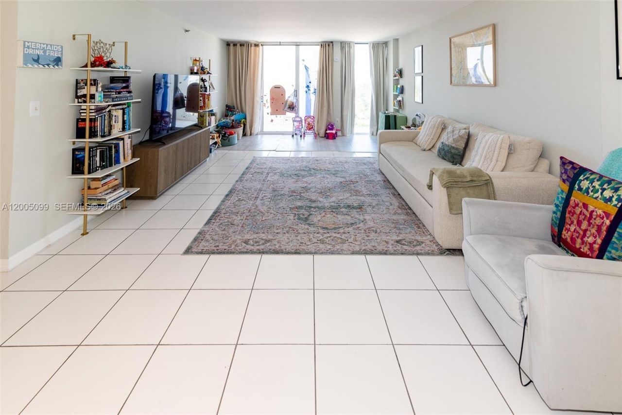 9341 Collins Ave, Unit 907, Surfside, FL 33154 Photo