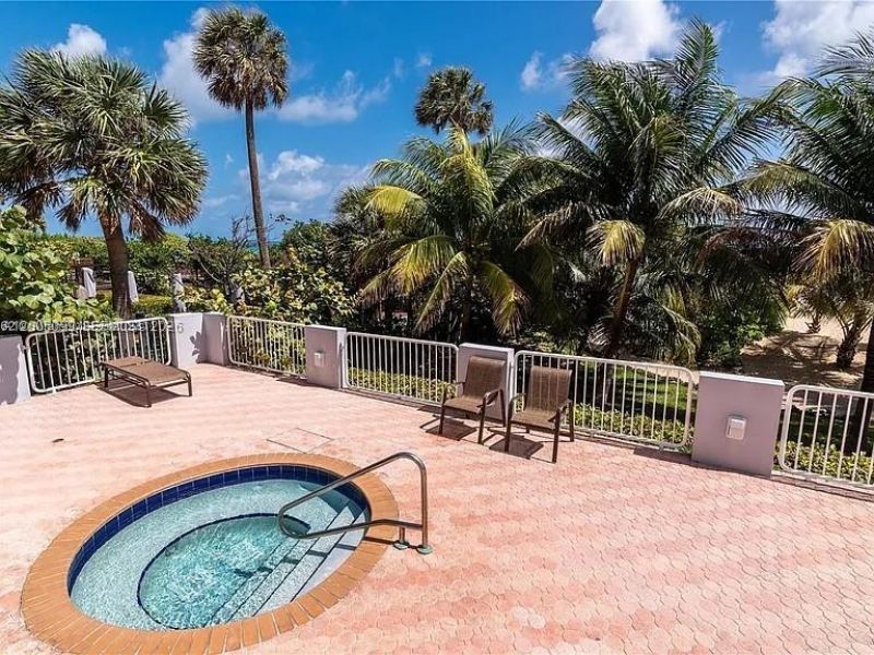 9341 Collins Ave, Unit 907, Surfside, FL 33154 Photo