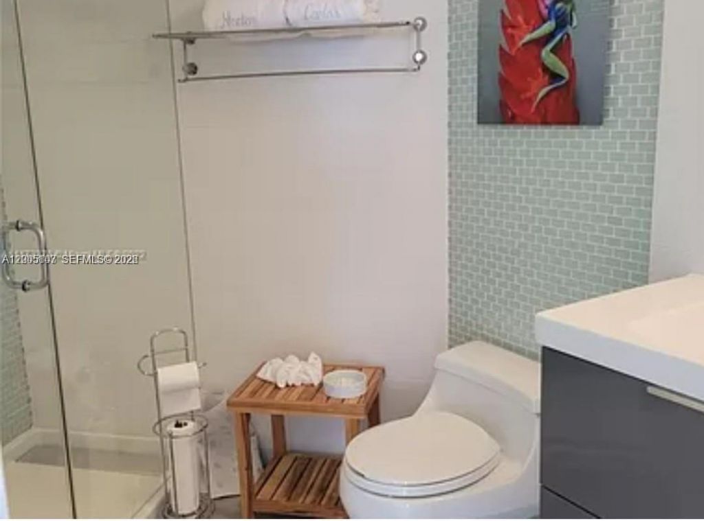 5880 Collins Ave, Unit 604, Miami Beach, FL 33140 Photo