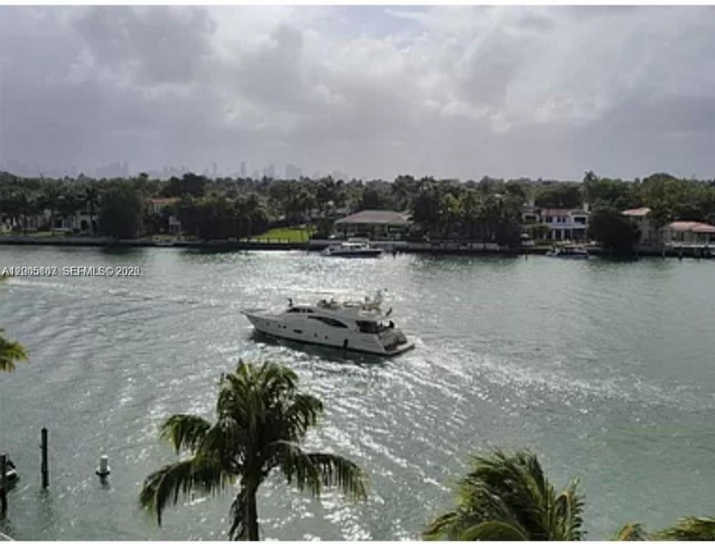 5880 Collins Ave, Unit 604, Miami Beach, FL 33140 Photo