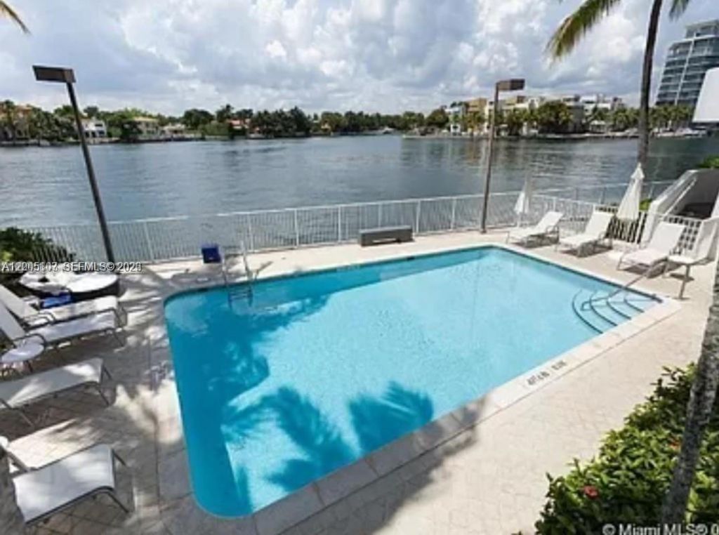 5880 Collins Ave, Unit 604, Miami Beach, FL 33140 Photo