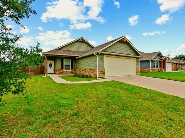 1512 Kennedy Street, Bonham, TX 75418