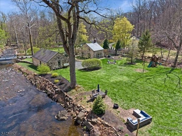 2 Mill Rd, Mount Olive, NJ 07836
