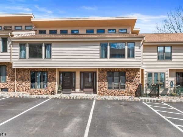 311 Cheyenne Rd, Andover, NJ 07848