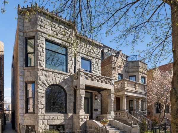 3711 N Magnolia Avenue , Chicago, IL 60613