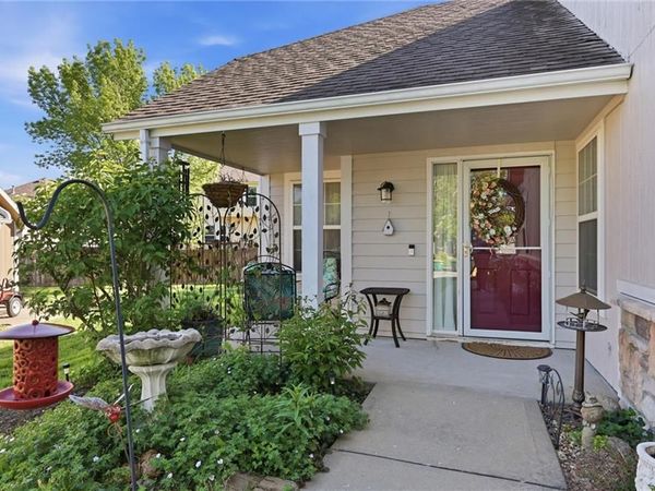 400 W ACORN Street, Gardner, KS 66030