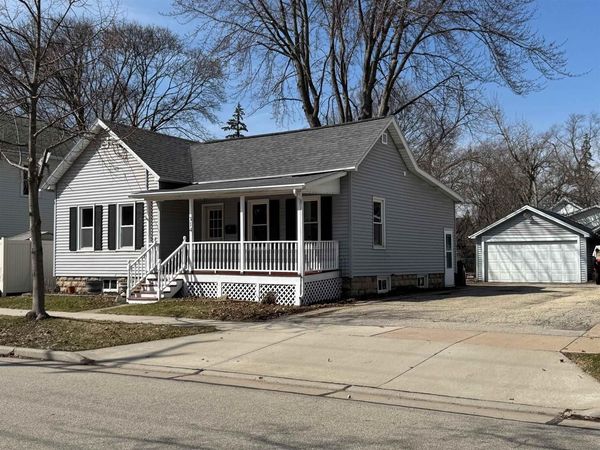 314 E WINNEBAGO STREET, Appleton, WI 54911