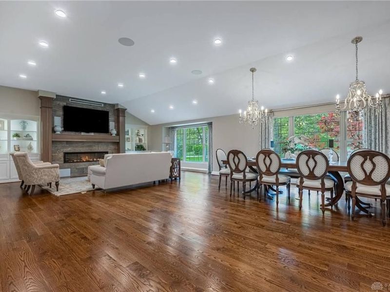 317 Colonial Lane, Washington Township, OH 45429 Photo 10