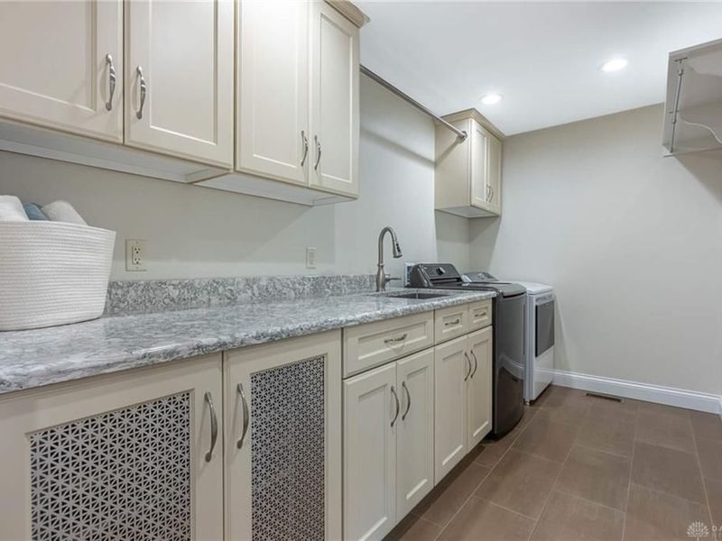 317 Colonial Lane, Washington Township, OH 45429 Photo 39